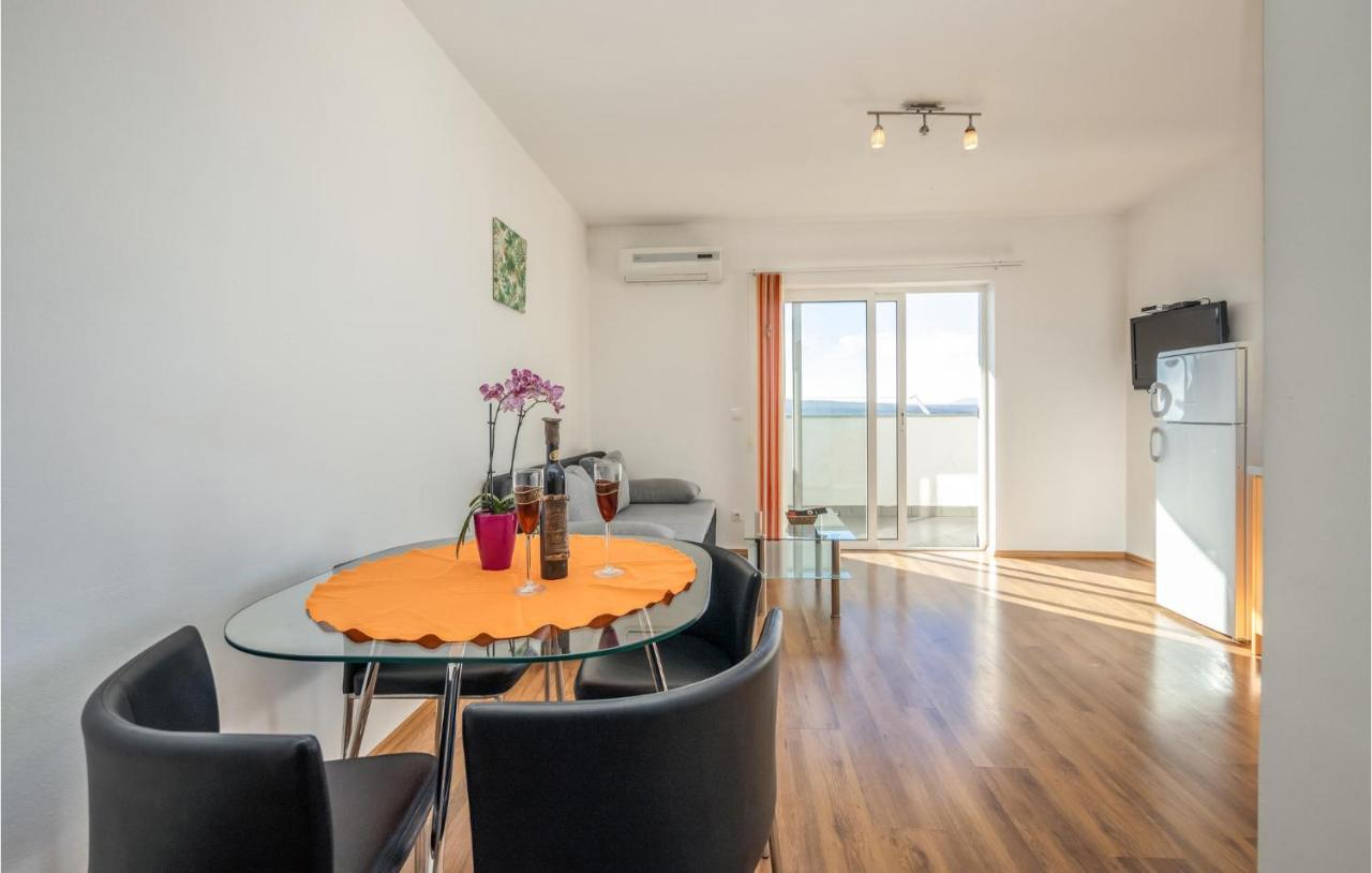 Stunning Apartment In Crikvenica With Wifi Exterior foto